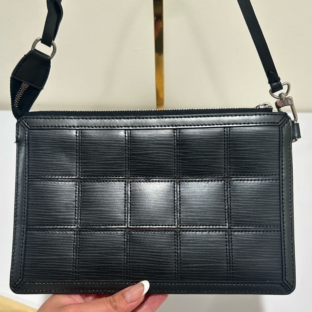 Louis Vuitton Epi Delmonico Pochette - Picture 2 of 11